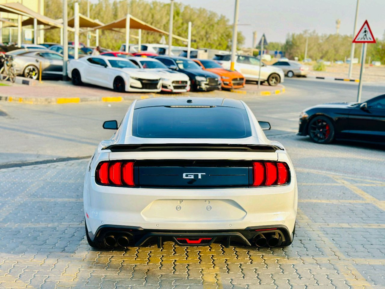 Ford Mustang - Image 6