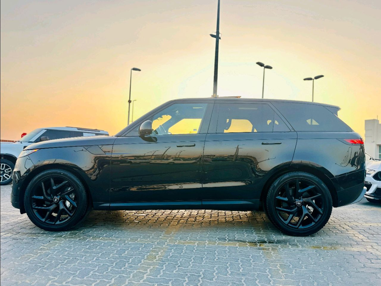 Range Rover Sport - Image 9
