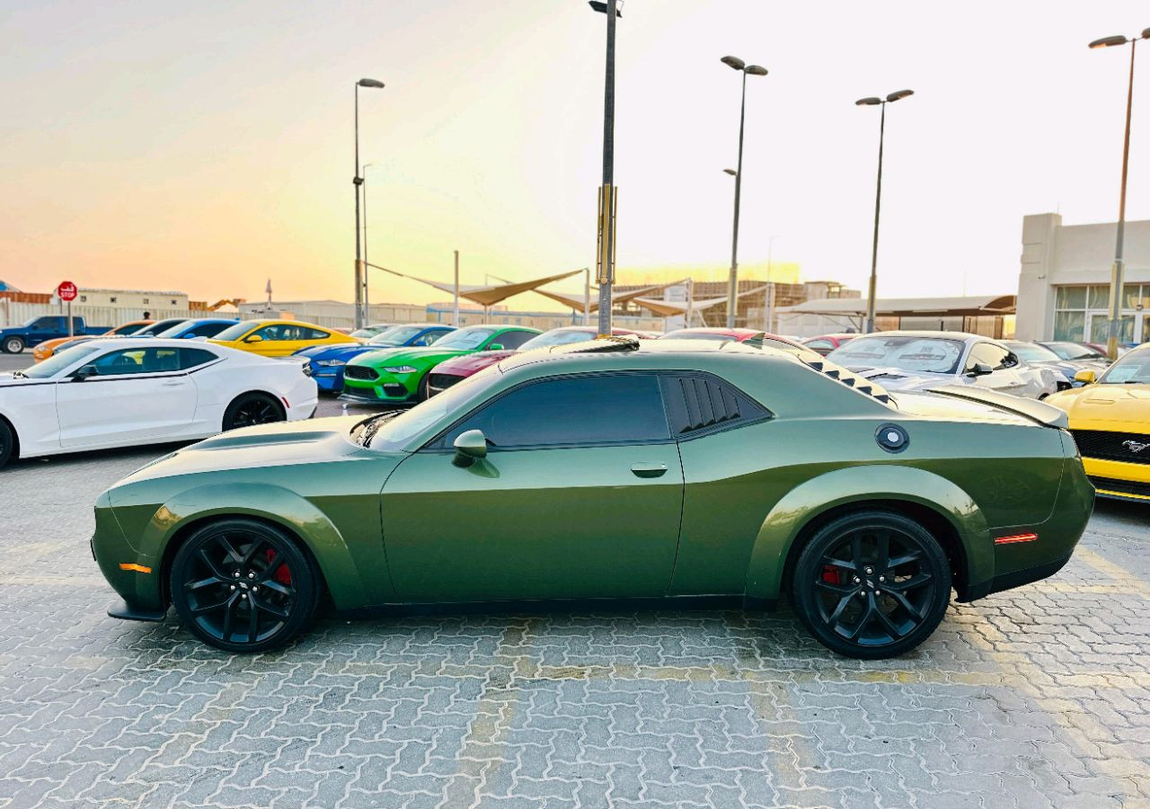 Dodge Challenger - Image 9