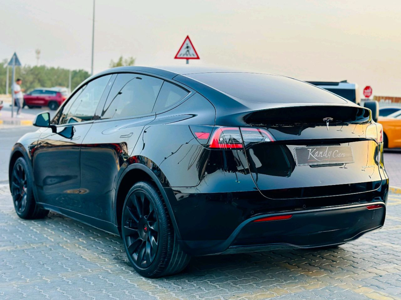 Tesla Y - Image 8