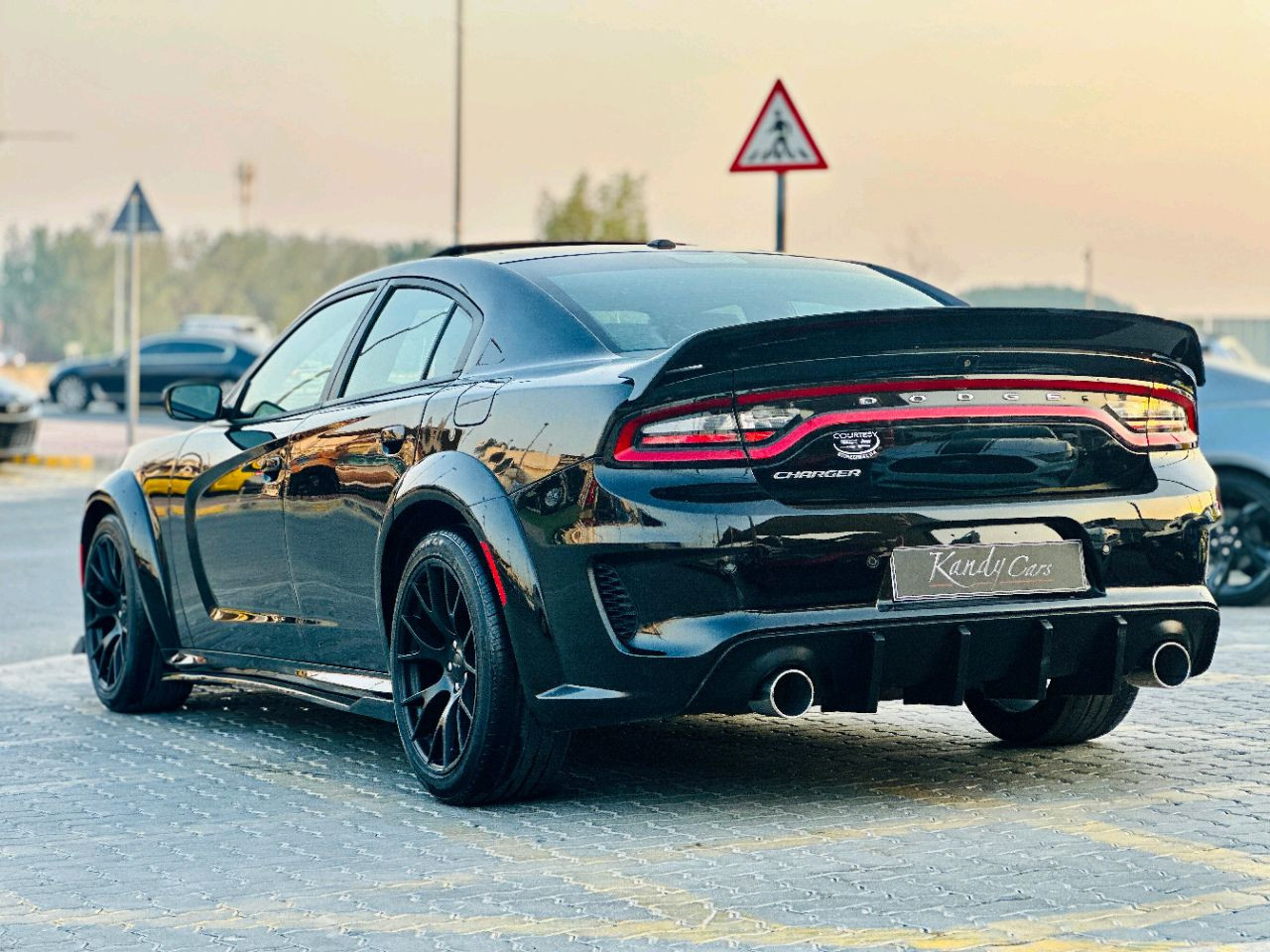 Dodge Charger - Image 9