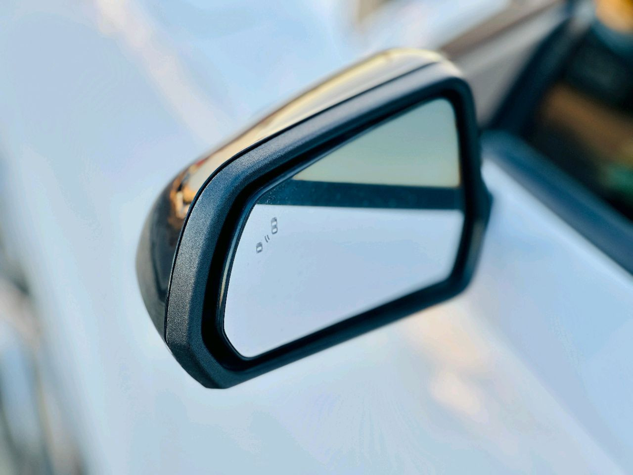 Ford Mustang - Image 10