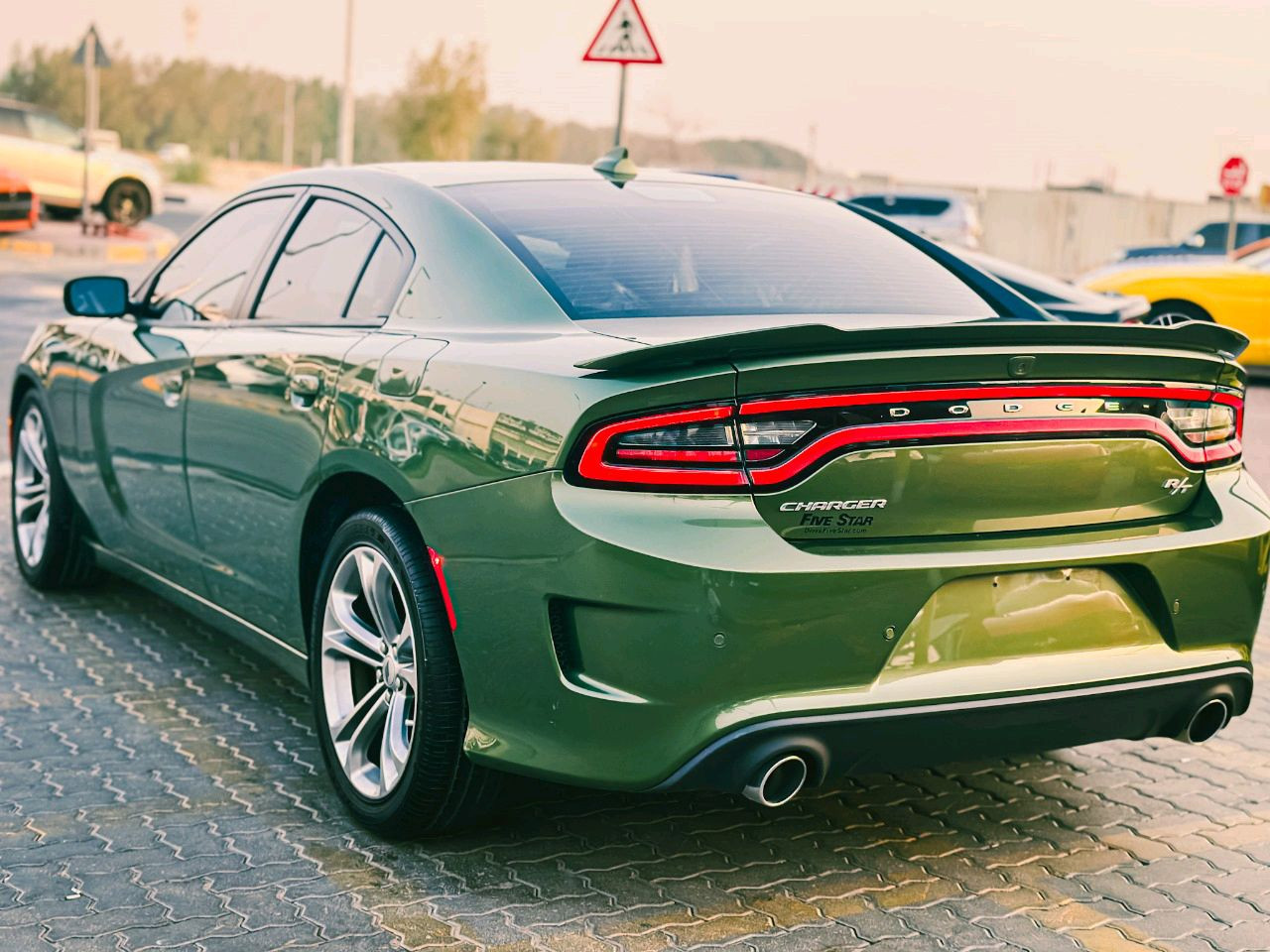 Dodge Charger - Image 7