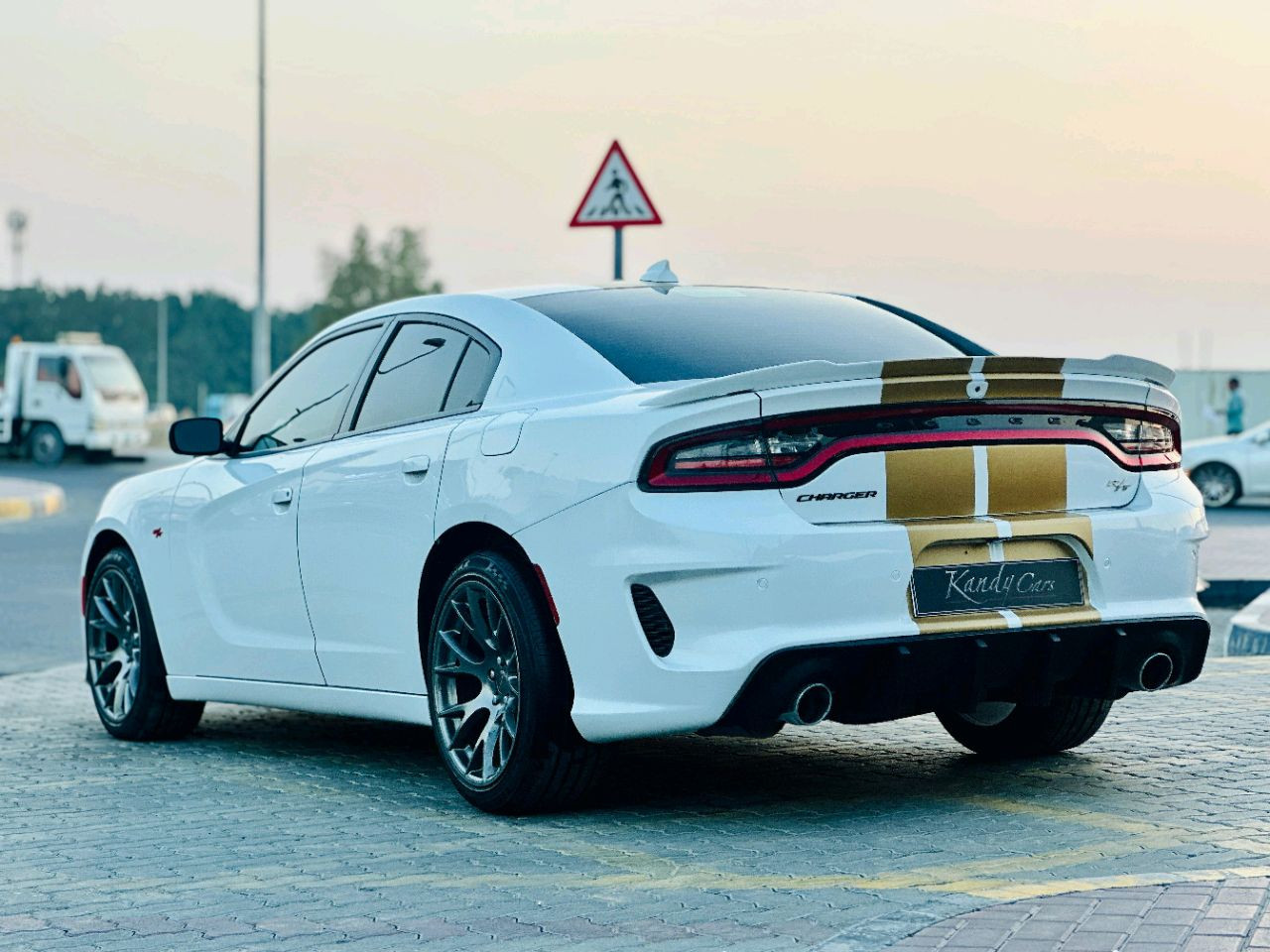 Dodge Charger - Image 14