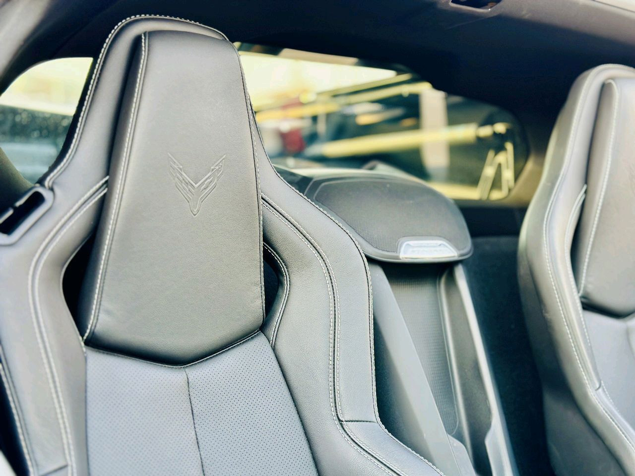 Chevrolet Corvette - Image 12