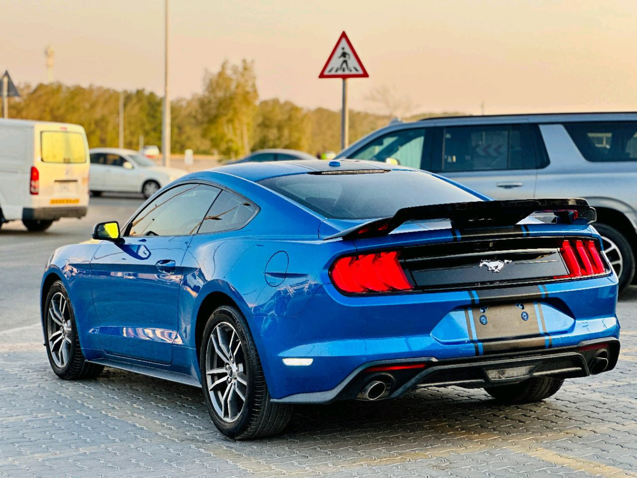 Ford Mustang - Image 8