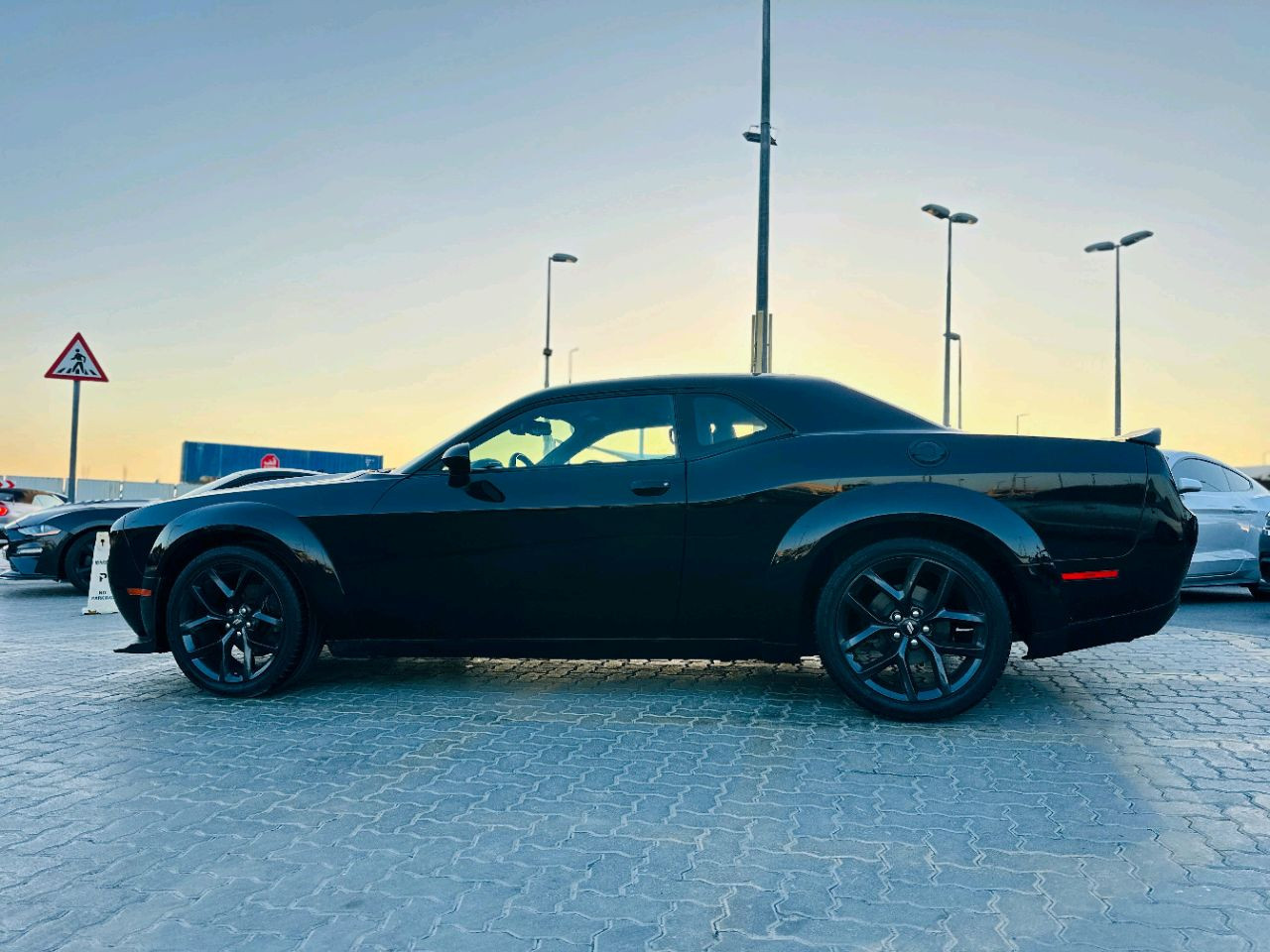 Dodge Challenger - Image 9