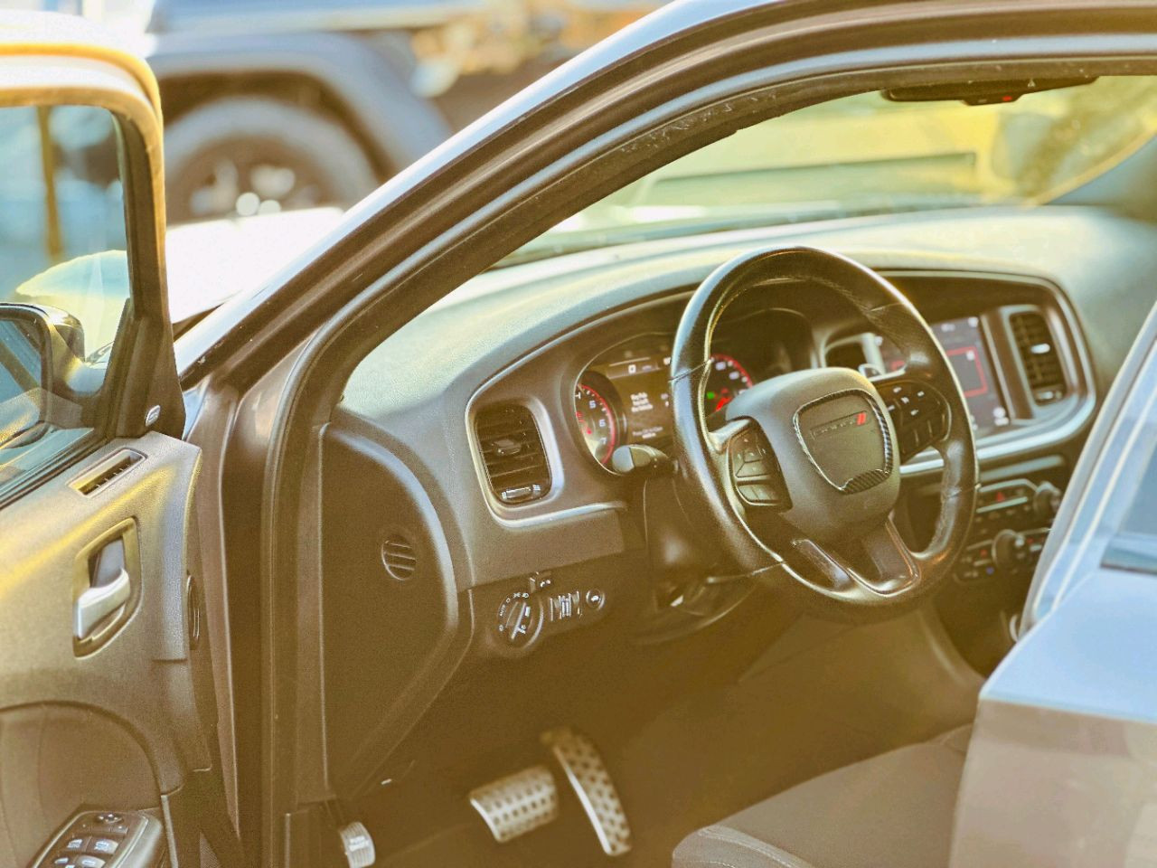 Dodge Charger - Image 9