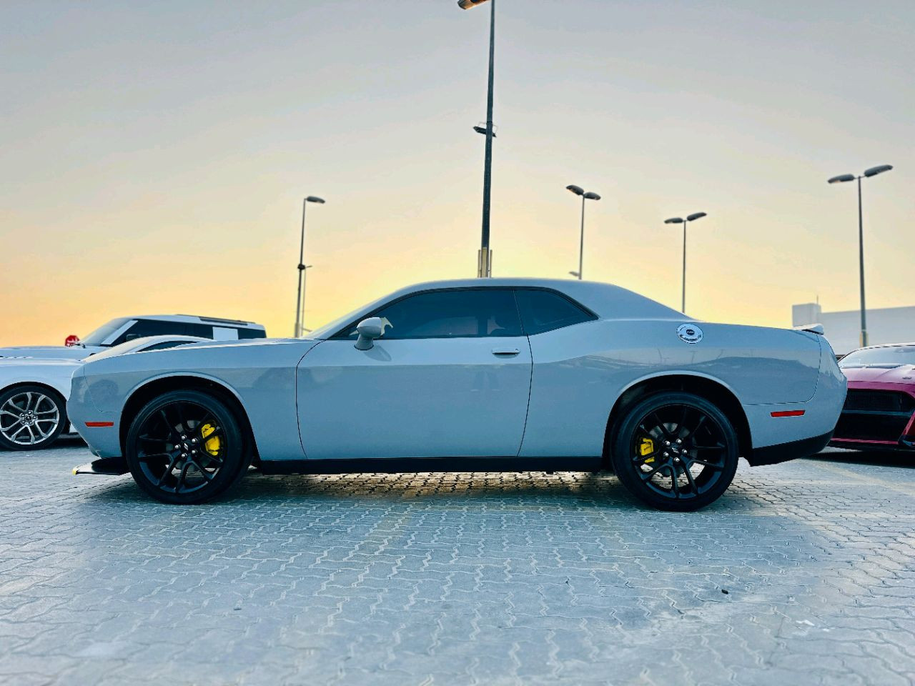 Dodge Challenger - Image 9