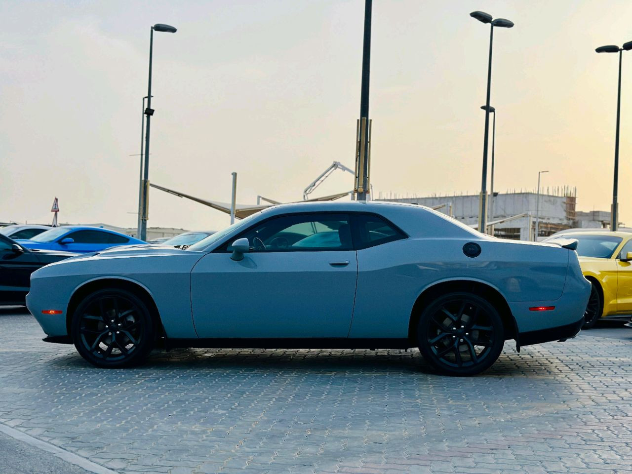 Dodge Challenger - Image 9