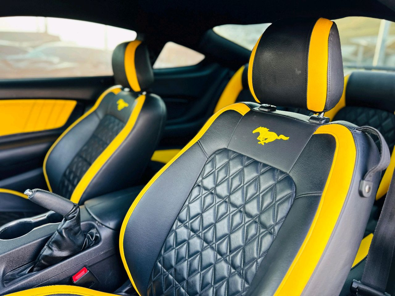 Ford Mustang - Image 13