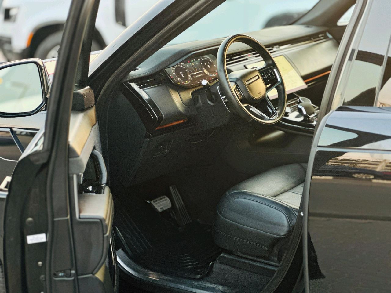 Range Rover Sport - Image 11
