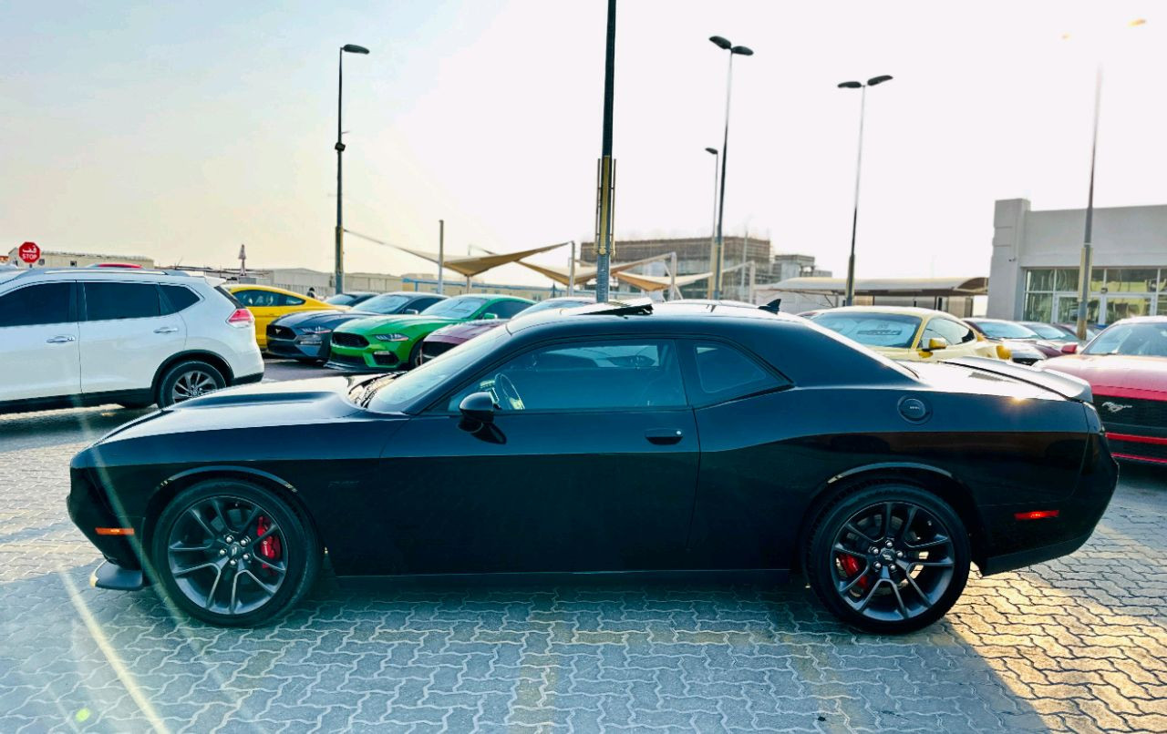 Dodge Challenger - Image 9