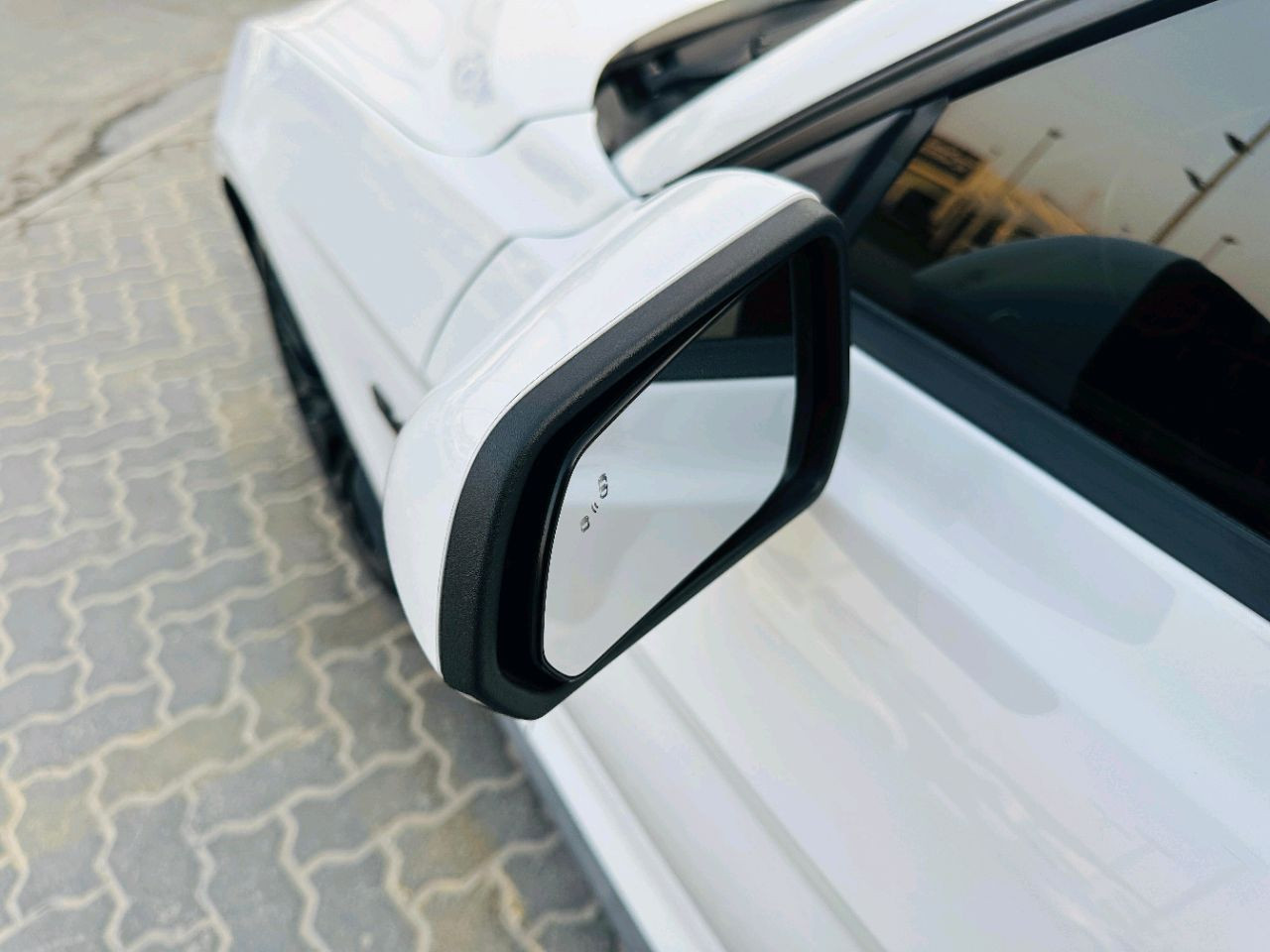 Ford Mustang - Image 10