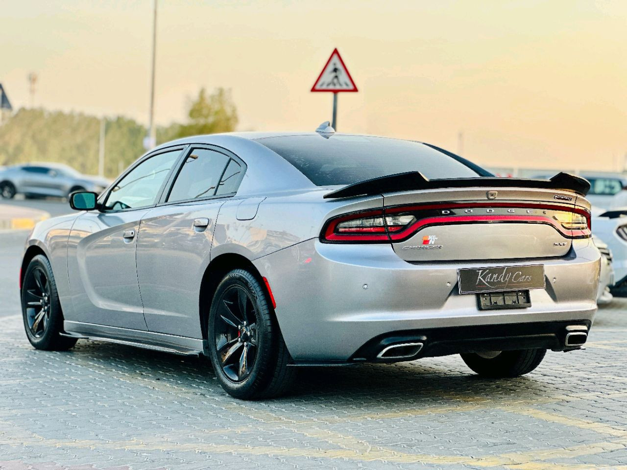 Dodge Charger - Image 7