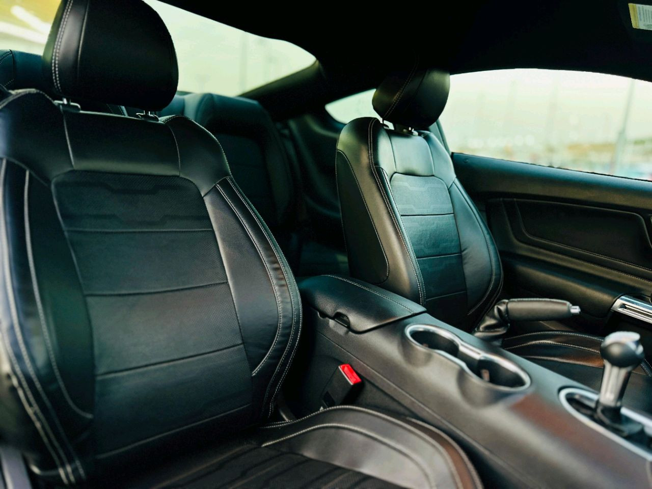 Ford Mustang - Image 12