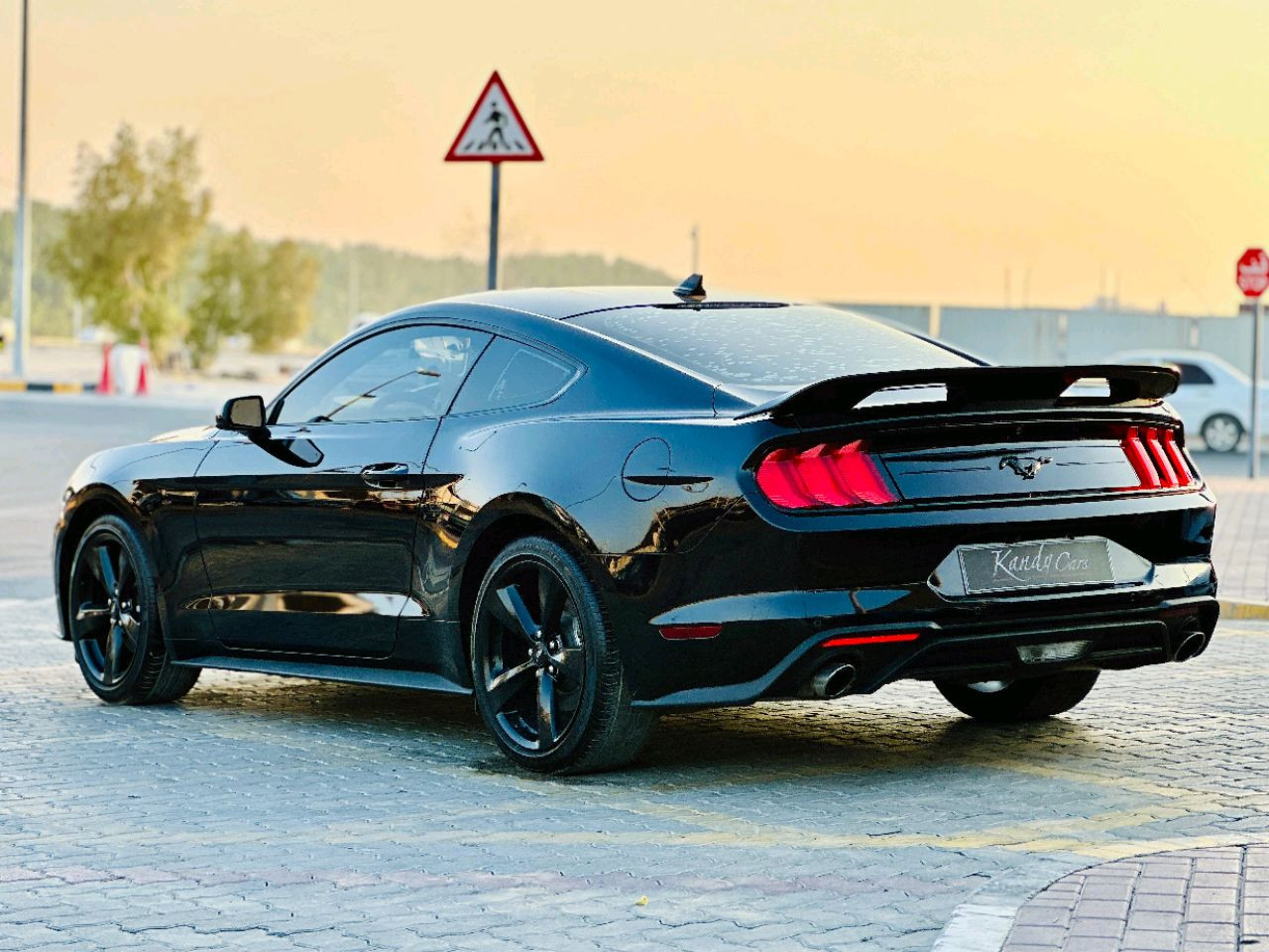 Ford Mustang - Image 8