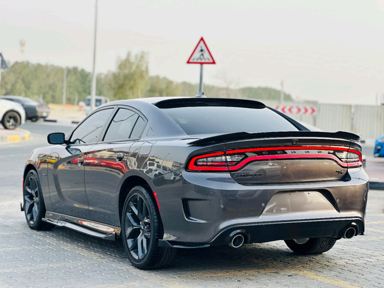 Dodge Charger - Image 8