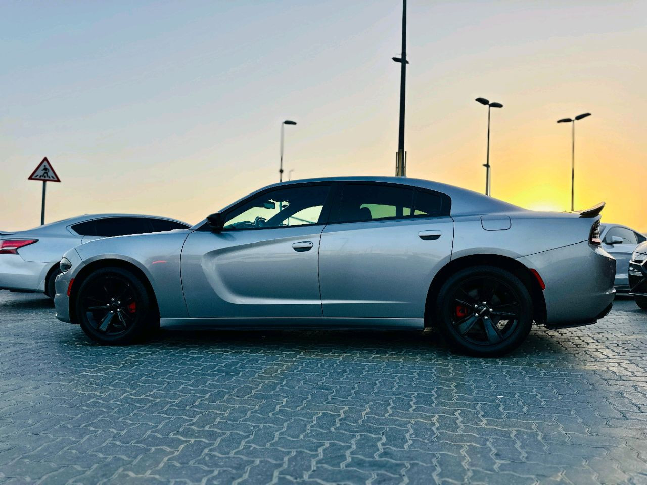 Dodge Charger - Image 8