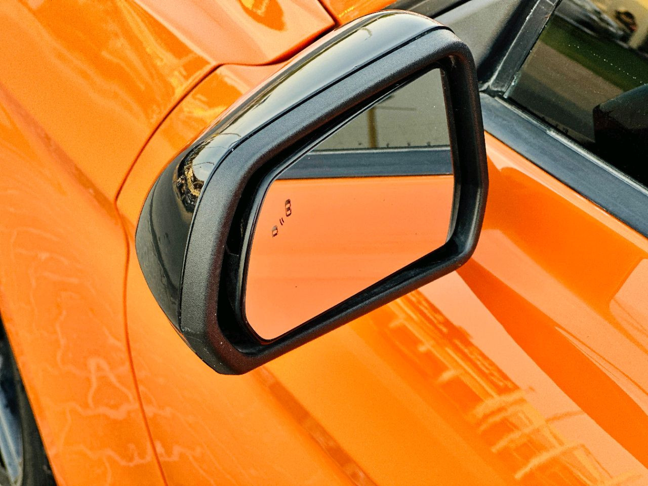 Ford Mustang - Image 6