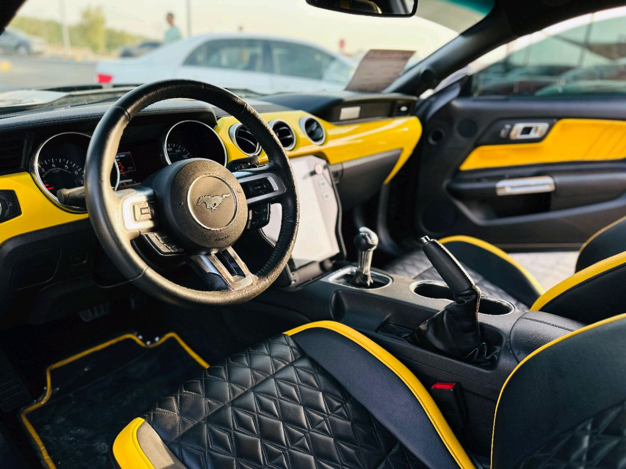 Ford Mustang - Image 12