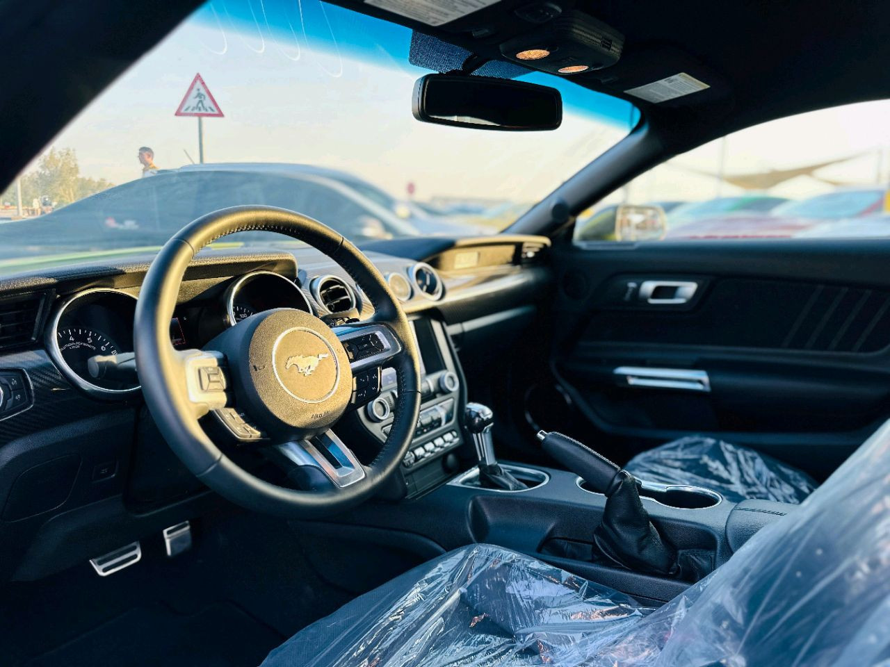Ford Mustang - Image 10