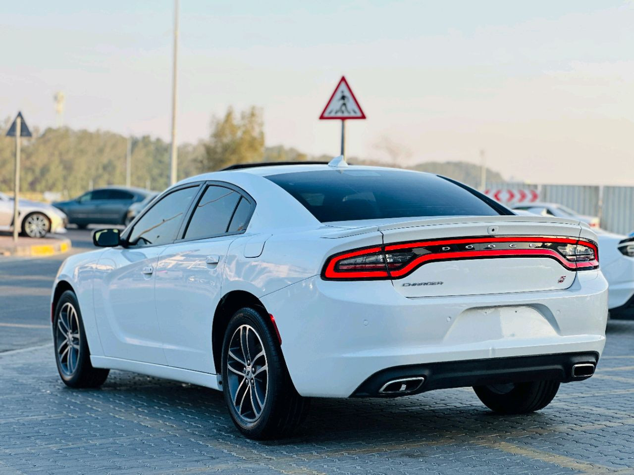 Dodge Charger - Image 8