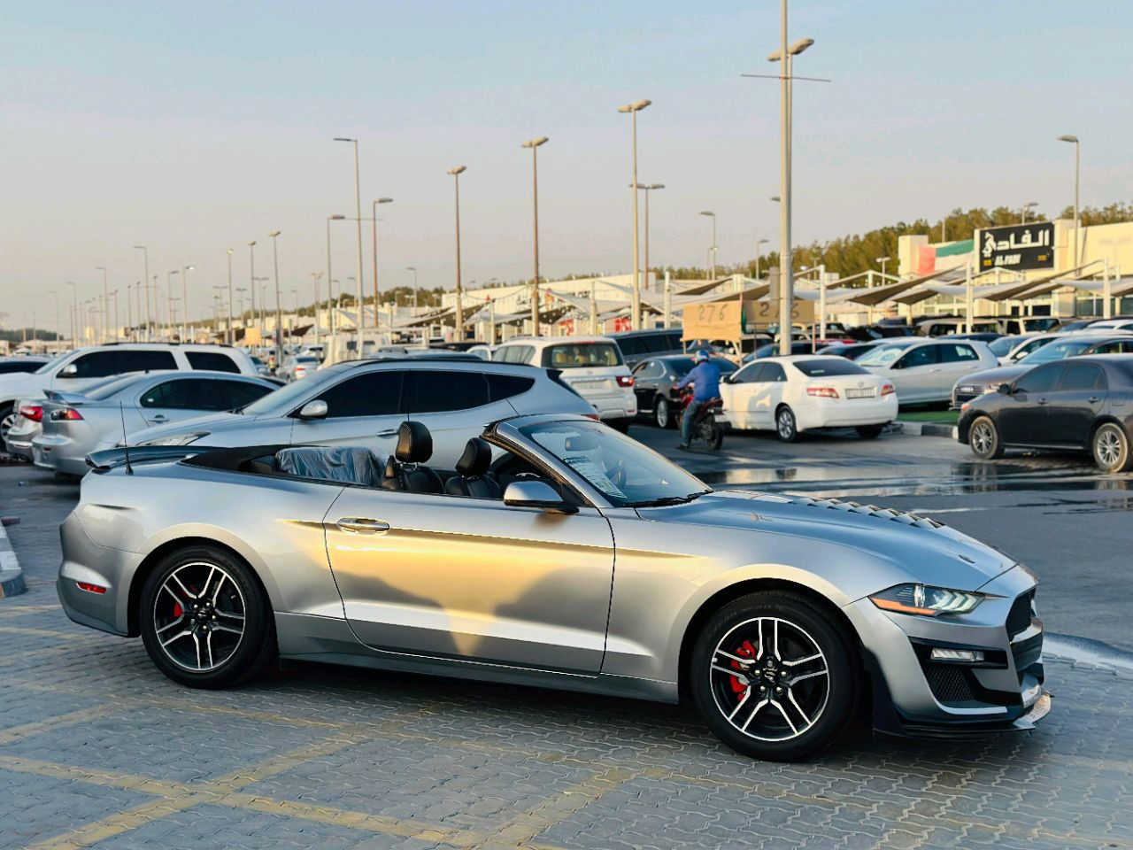 Ford Mustang - Image 5