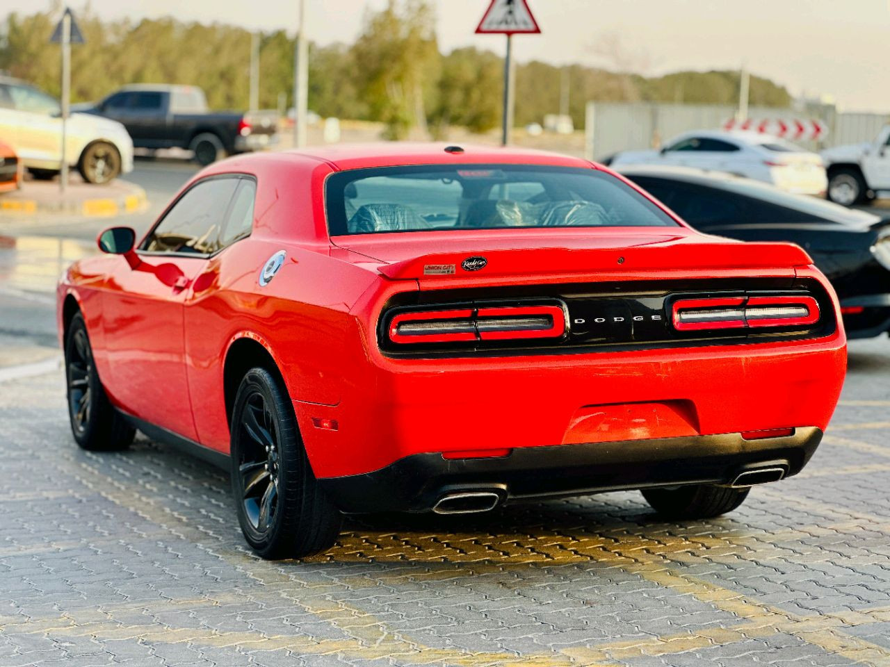 Dodge Challenger - Image 8