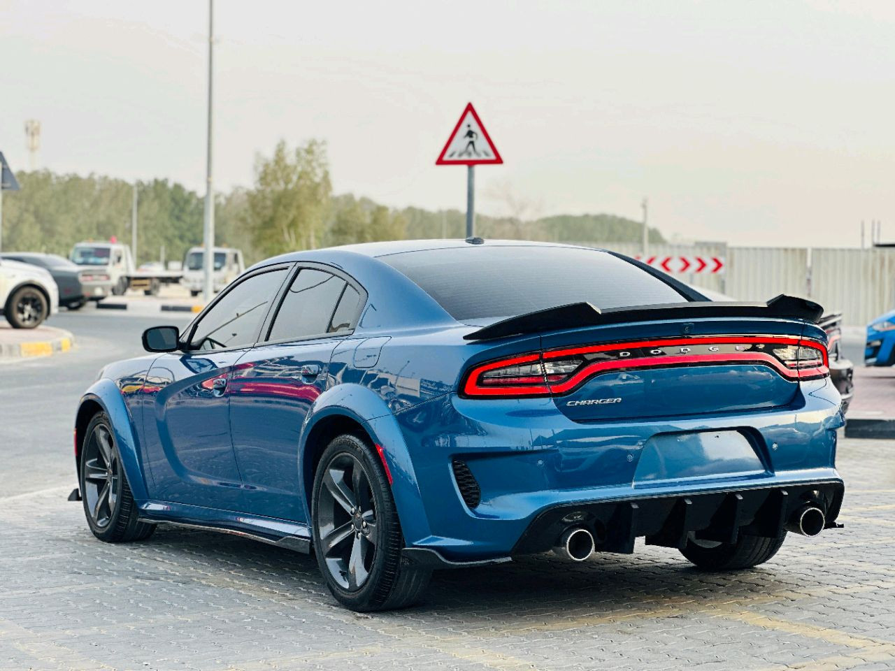 Dodge Charger - Image 8