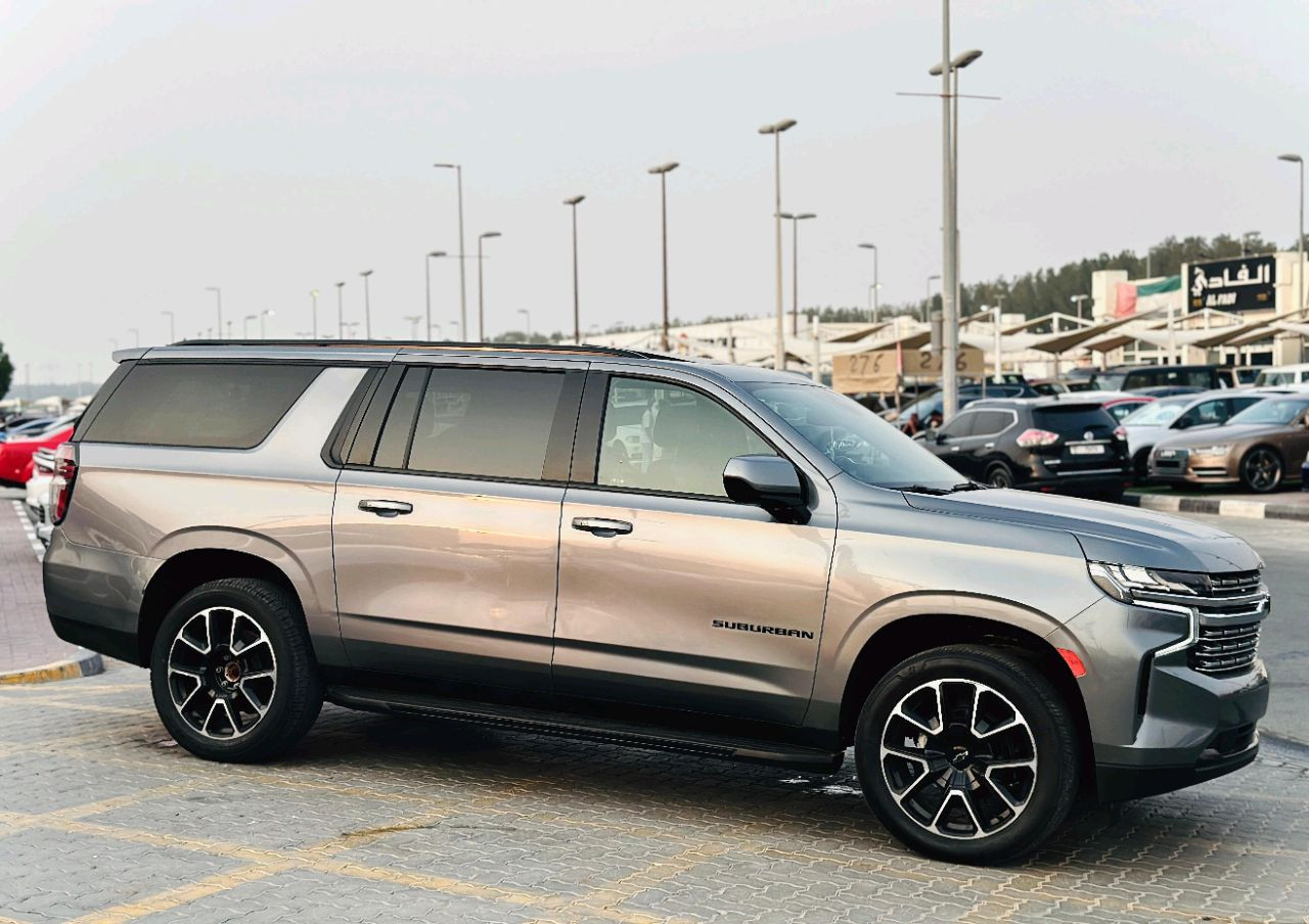 Chevrolet Suburban - Image 3