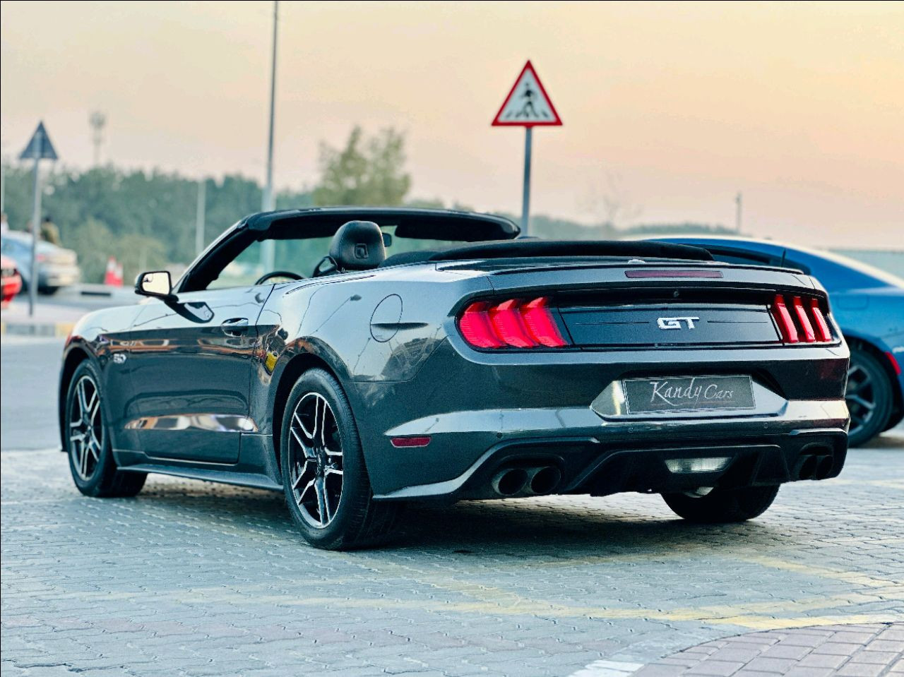 Ford Mustang - Image 12