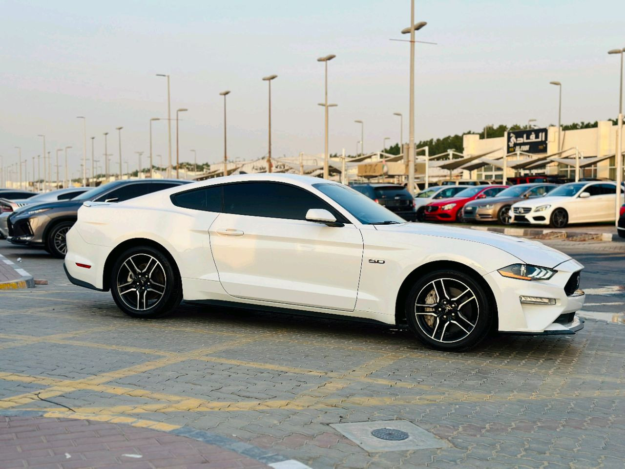 Ford Mustang - Image 5