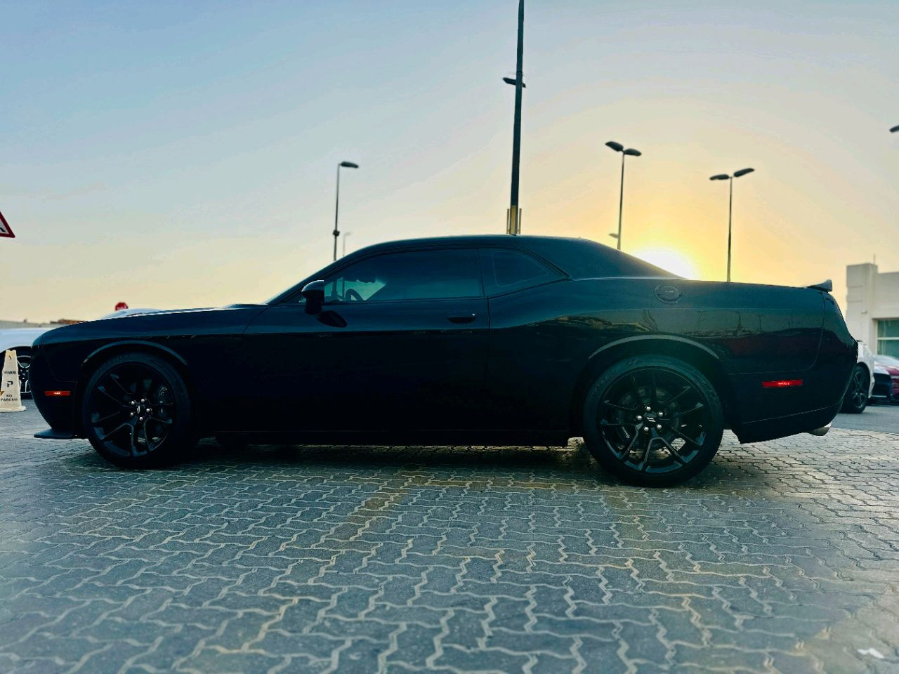 Dodge Challenger - Image 10