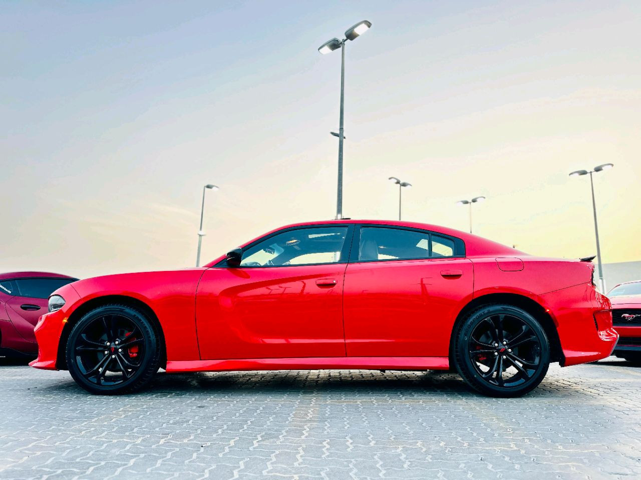 Dodge Charger - Image 9