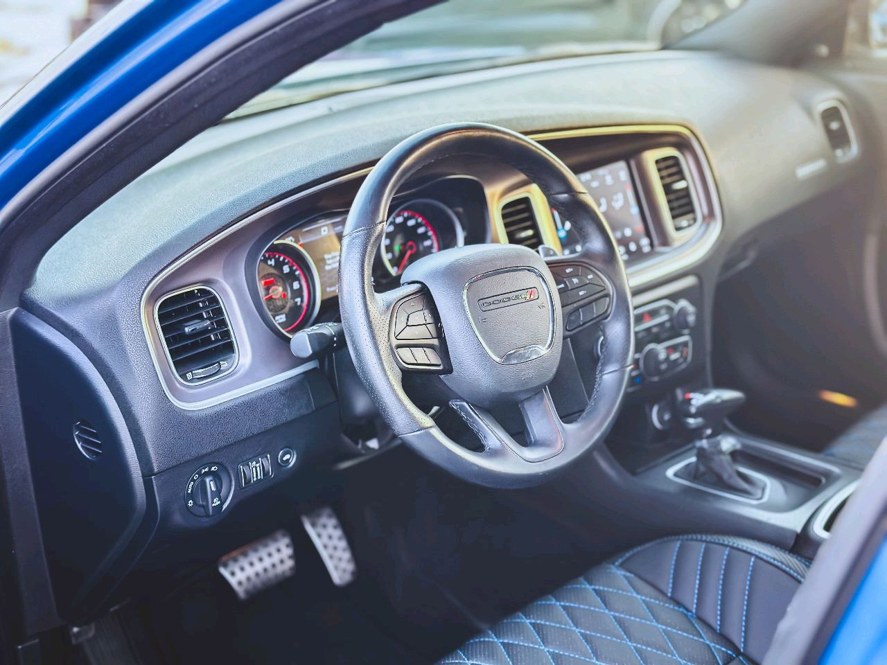 Dodge Charger - Image 11