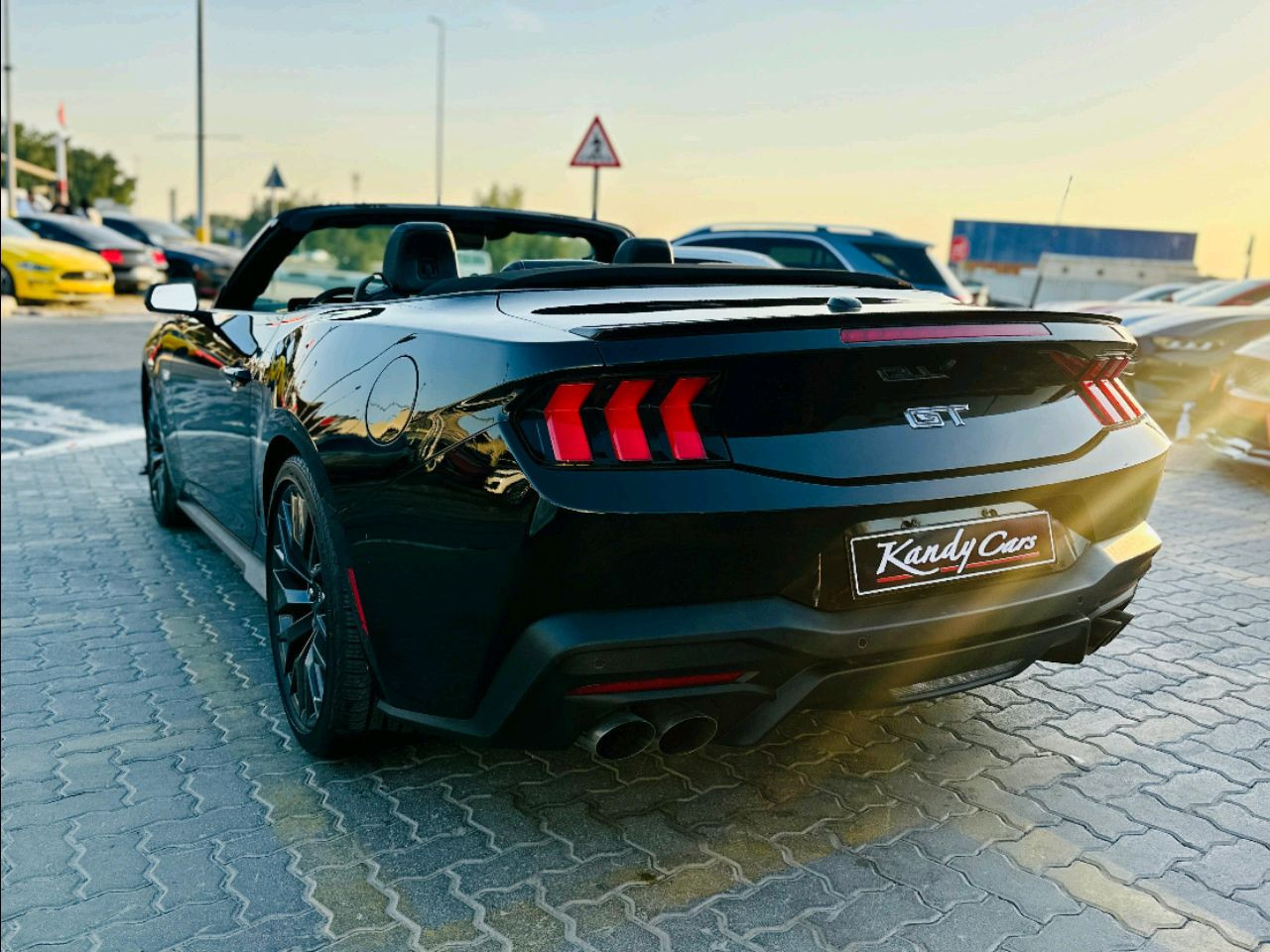 Ford Mustang - Image 8