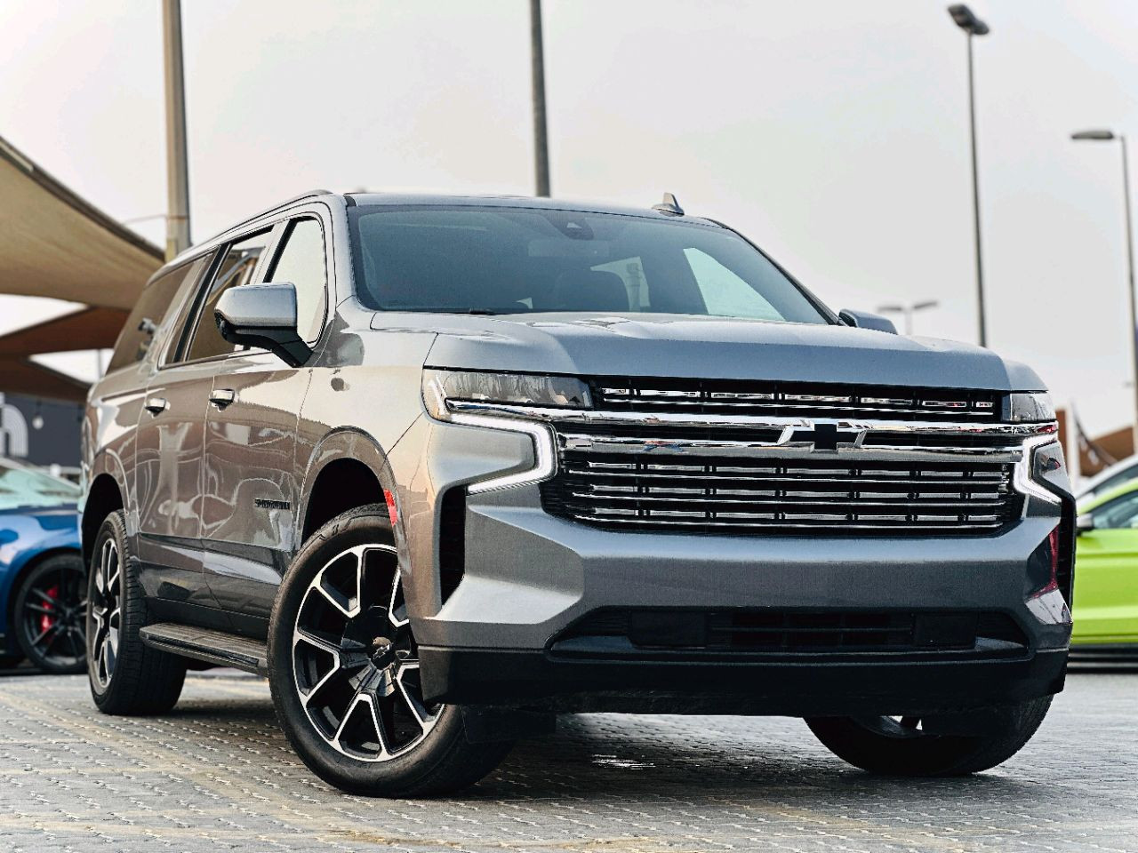 Chevrolet Suburban - Image 2