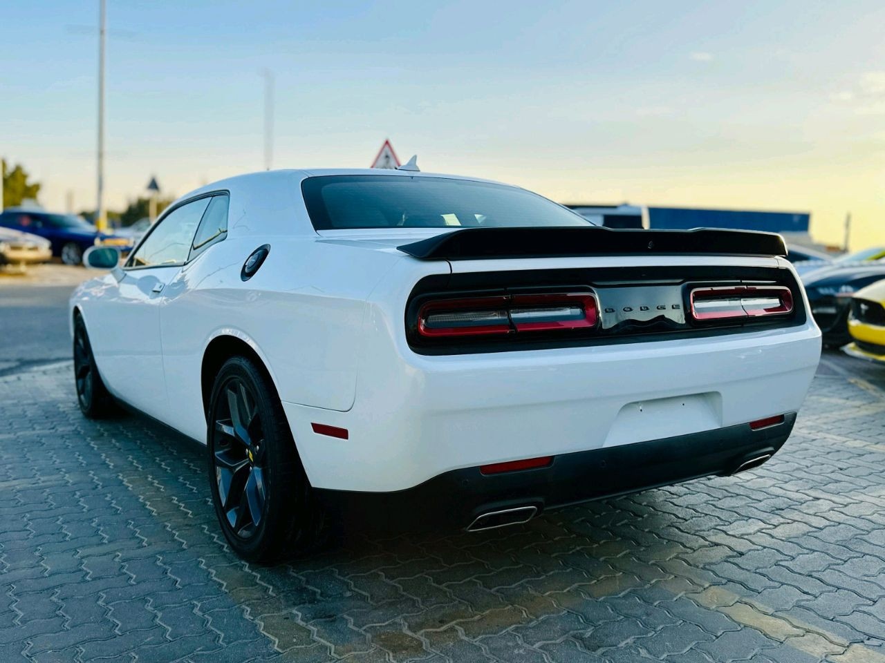 Dodge Challenger - Image 8