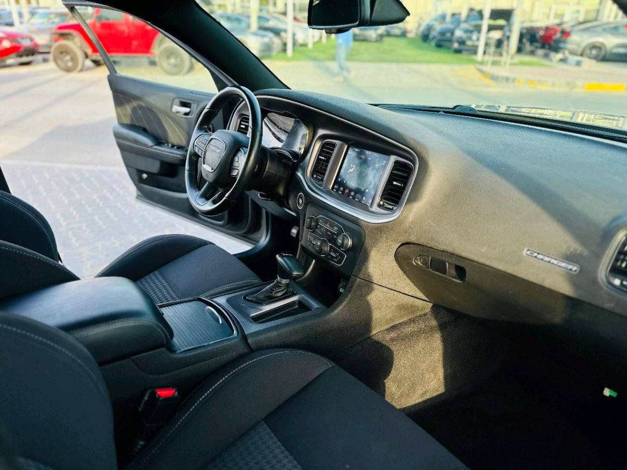 Dodge Charger - Image 11