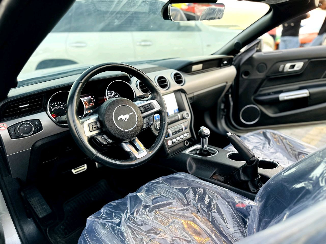 Ford Mustang - Image 9