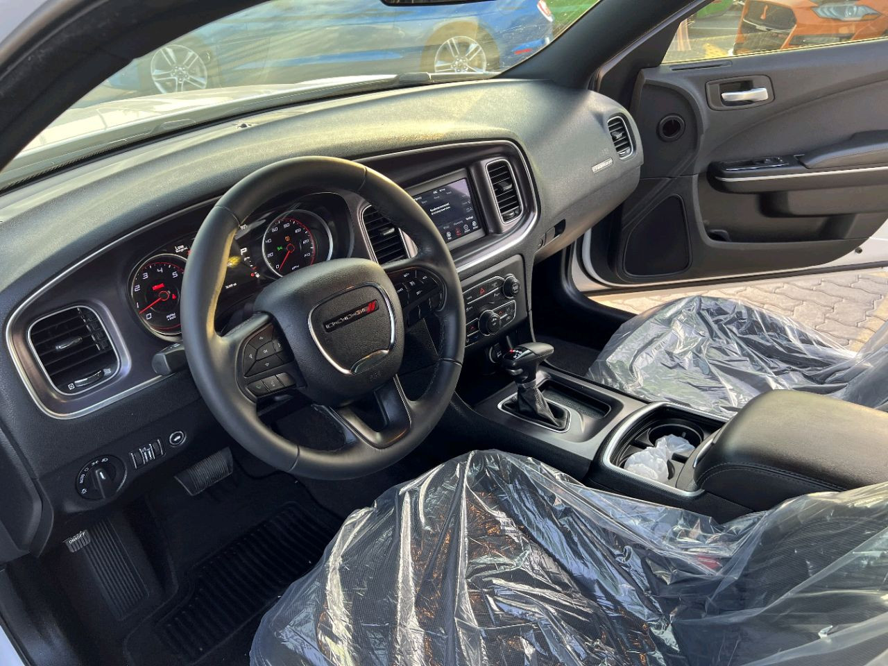 Dodge Charger - Image 12