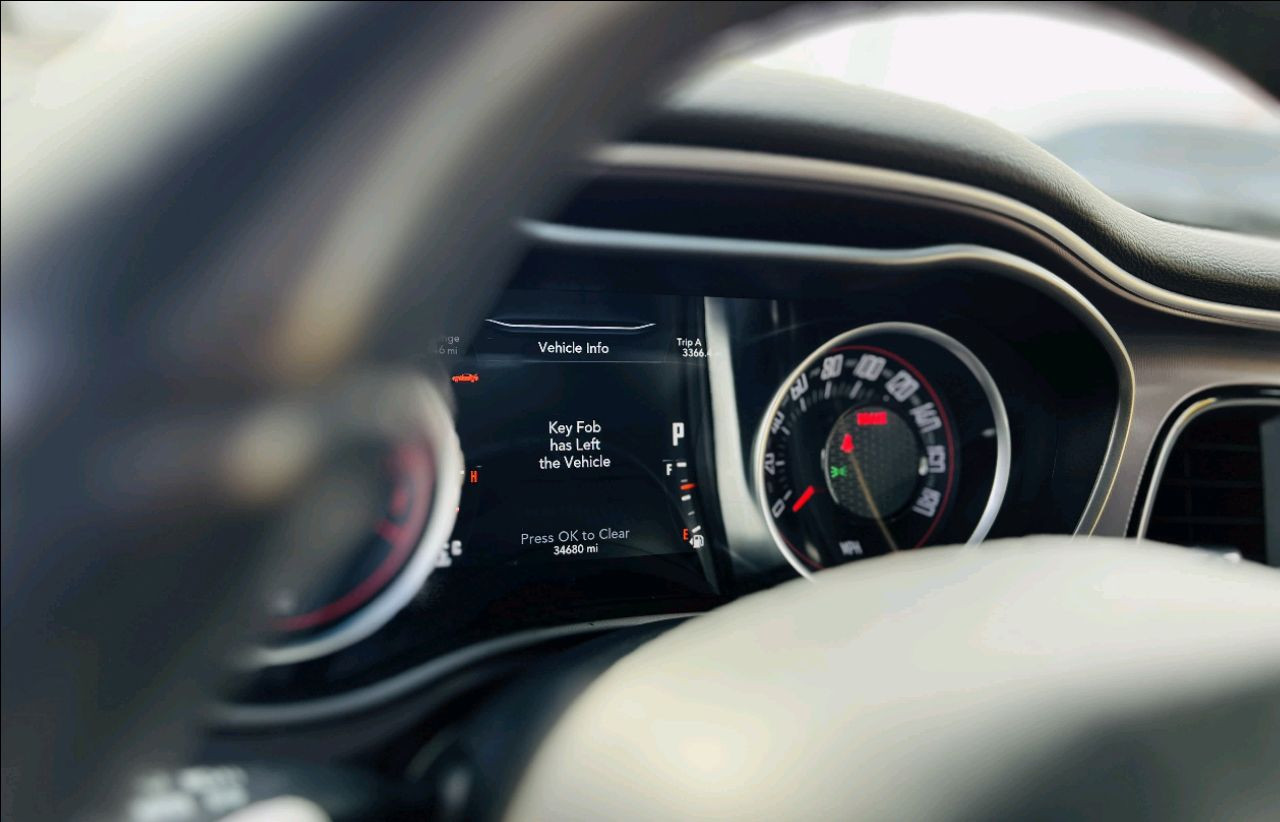 Dodge Challenger - Image 11