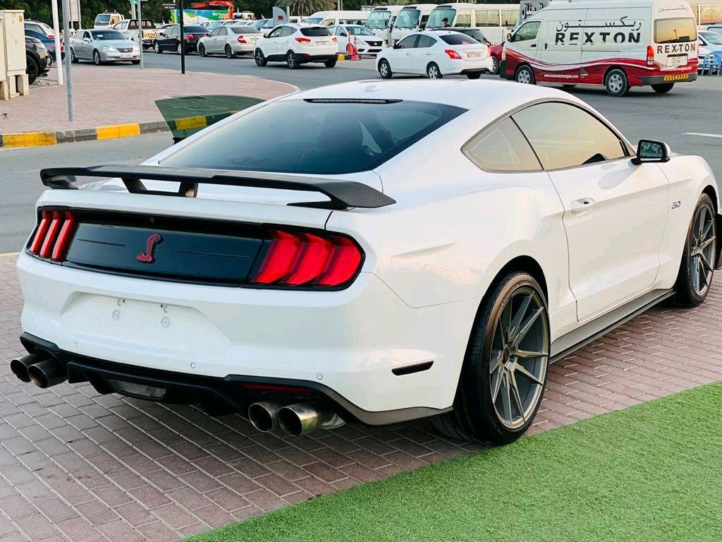 Ford Mustang - Image 3
