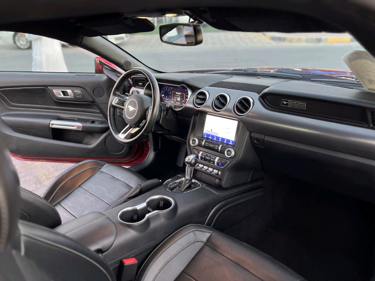 Ford Mustang - Image 12