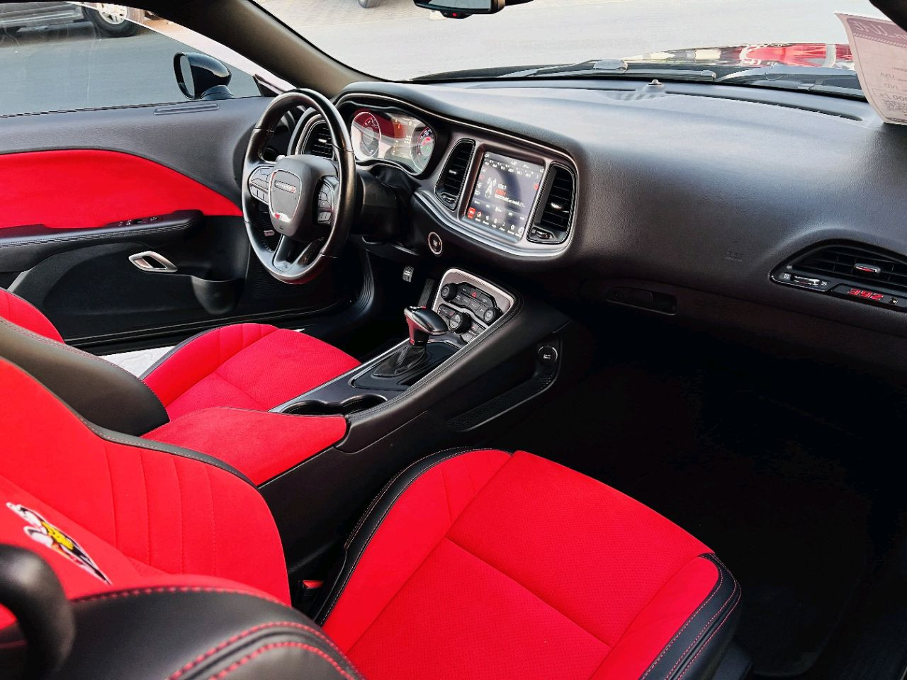 Dodge Challenger - Image 9
