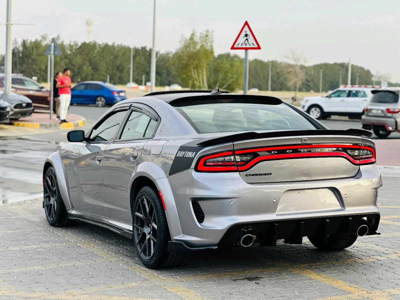 Dodge Charger - Image 8