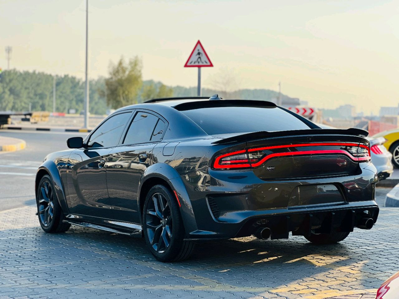 Dodge Charger - Image 8