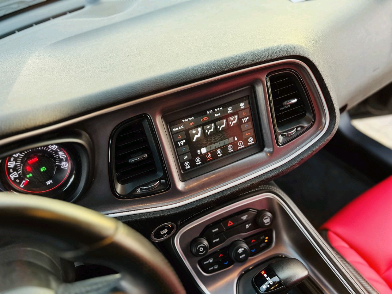 Dodge Challenger - Image 4