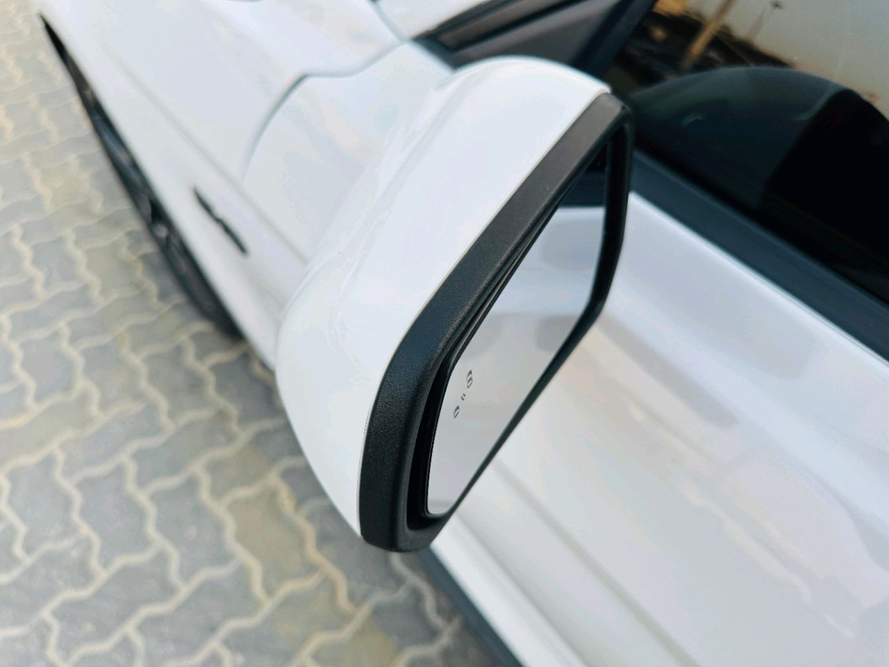 Ford Mustang - Image 10